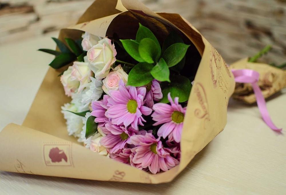 Букет цветов из: Розы и Хризантемы в Зее