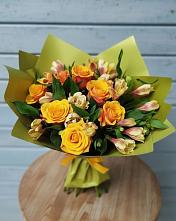 Букет цветов из:  Альстромерии и Розы в Зее