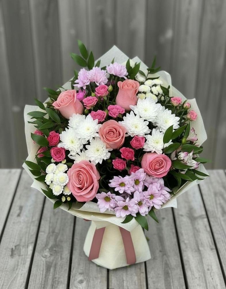 Букет цветов из: Альстромерии, Гвоздики, Розы и Хризантемы в Зее