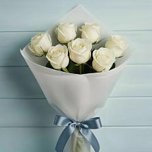 Букет 7 Белых роз Эдлесс Лав в Зее