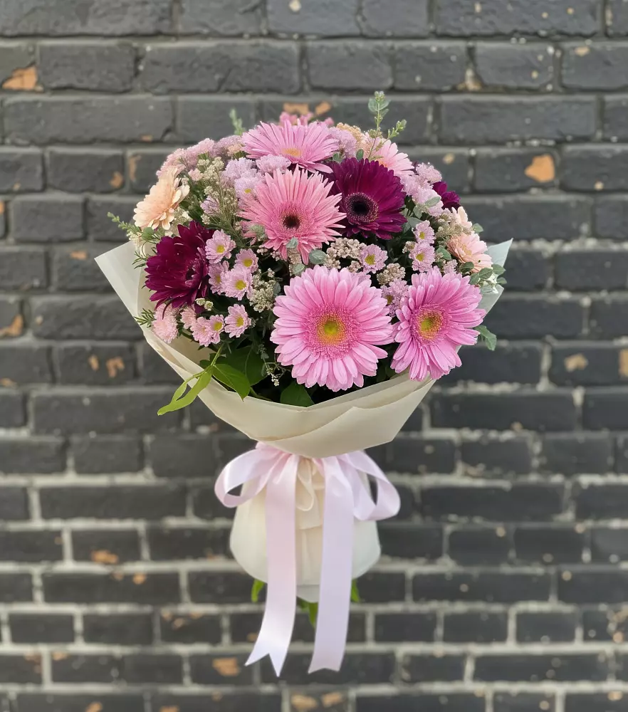 Букет цветов из: Герберы и Хризантемы в Зее
