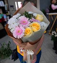 Букет цветов из:  Герберы, Розы и Хризантемы в Зее