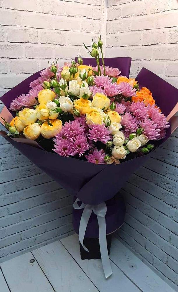 Букет цветов из: Хризантемы и Розы в Зее