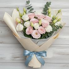 Букет цветов из:  Лизиантусы в Зее