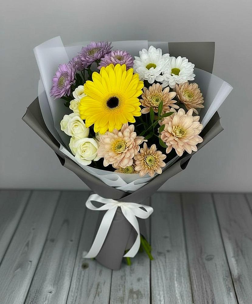 Букет цветов из: Розы, Герберы и Хризантемы в Зее