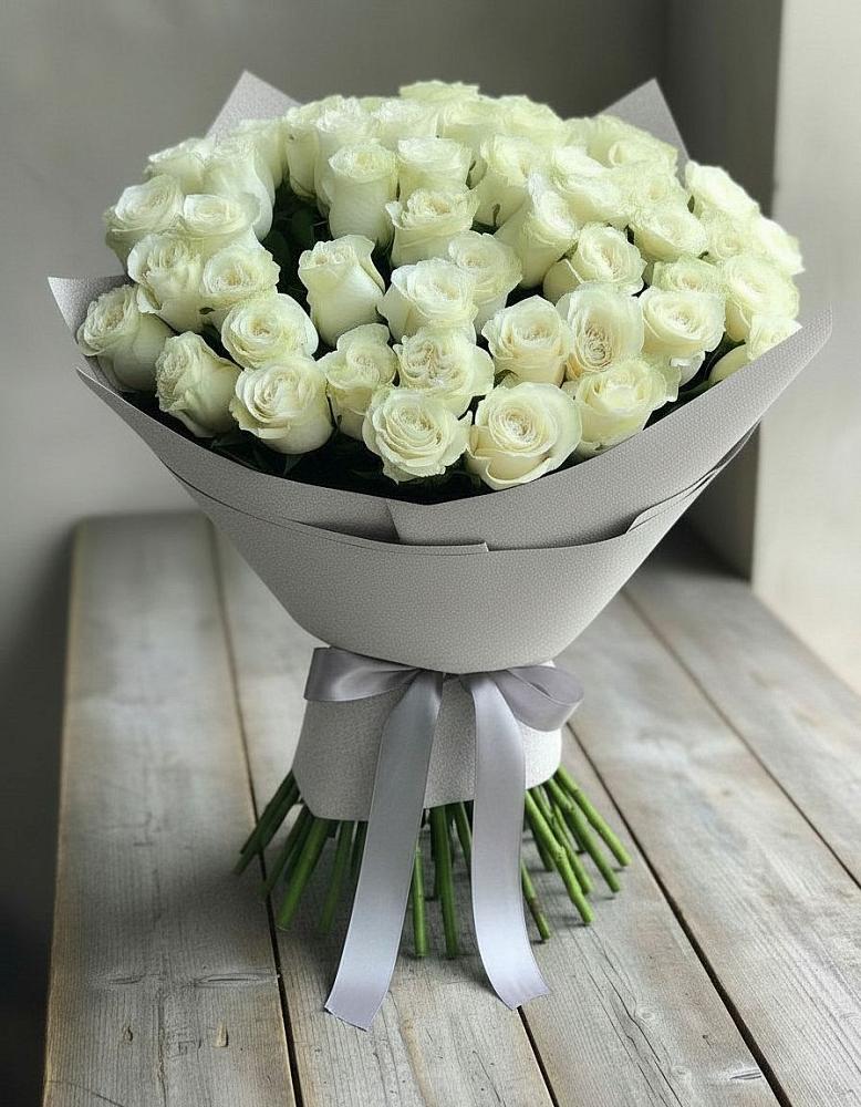 Букет 35 Белых роз в Зее