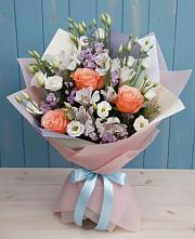 Букет цветов из:  Лизиантусы, Розы, Альстромерии и Гипсофила #REPLACE_PRED# Зее