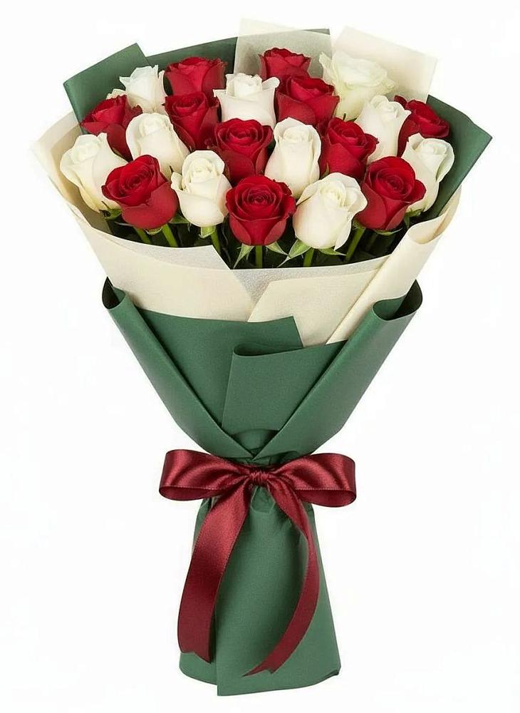 Букет Микс из красных и белых роз в Зее
