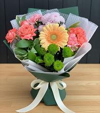 Букет цветов из:  Гвоздики, Розы, Герберы и Хризантемы в Зее