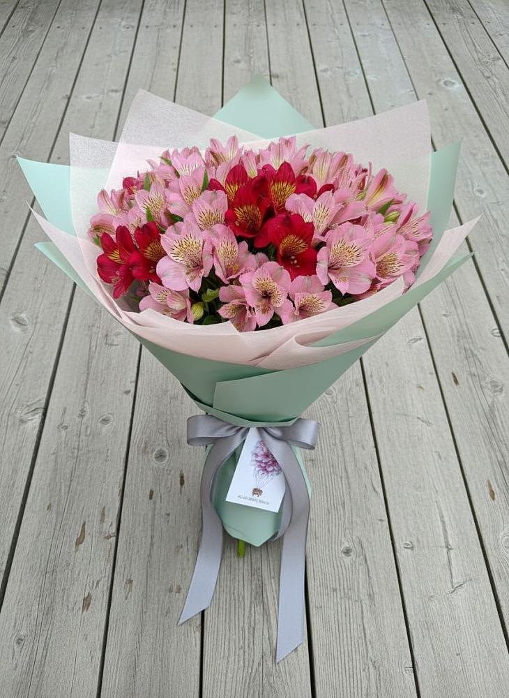 Букет цветов из: Альстромерии в Зее