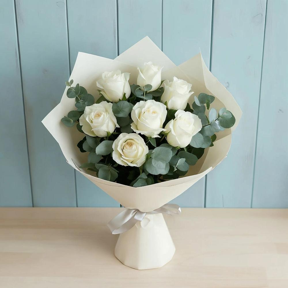 Букет Белые розы в Эвкалипте в Зее