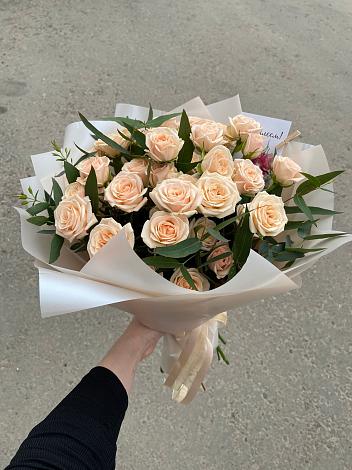 Букет Кремовые розы Латте в Зее
