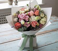 Букет цветов из:  Розы, Лизиантусы и Гвоздики в Зее