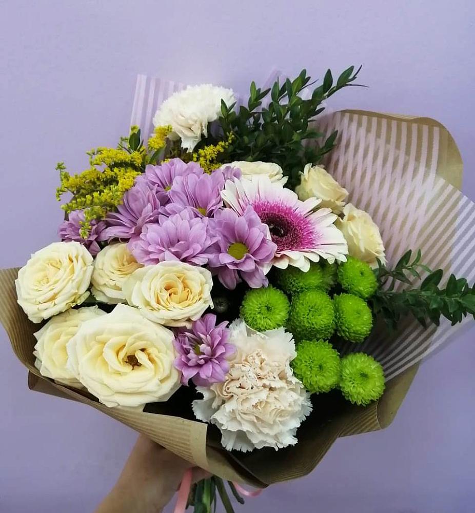 Букет цветов из: Хризантемы, Розы, Гвоздики и Герберы в Зее