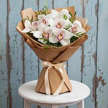 Букет цветов из:  Орхидеи и Розы в Зее